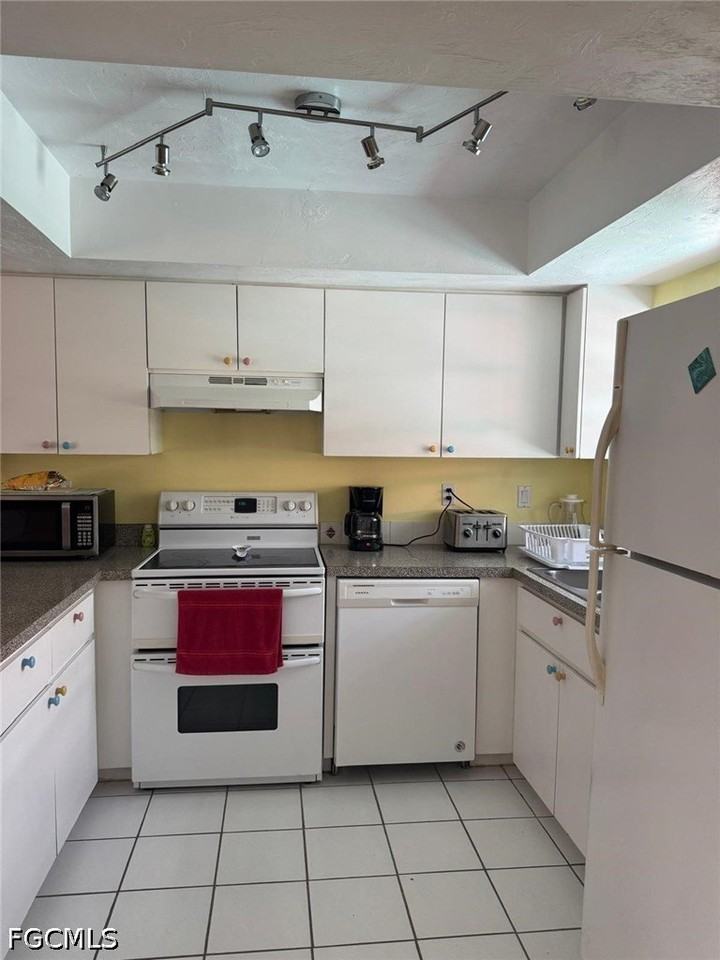 921 Jefferson Ave - Photo 4 of 15