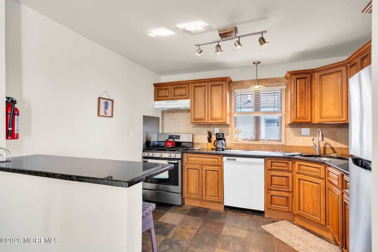 65 Grand Central Ave #1 - Photo 6 of 23