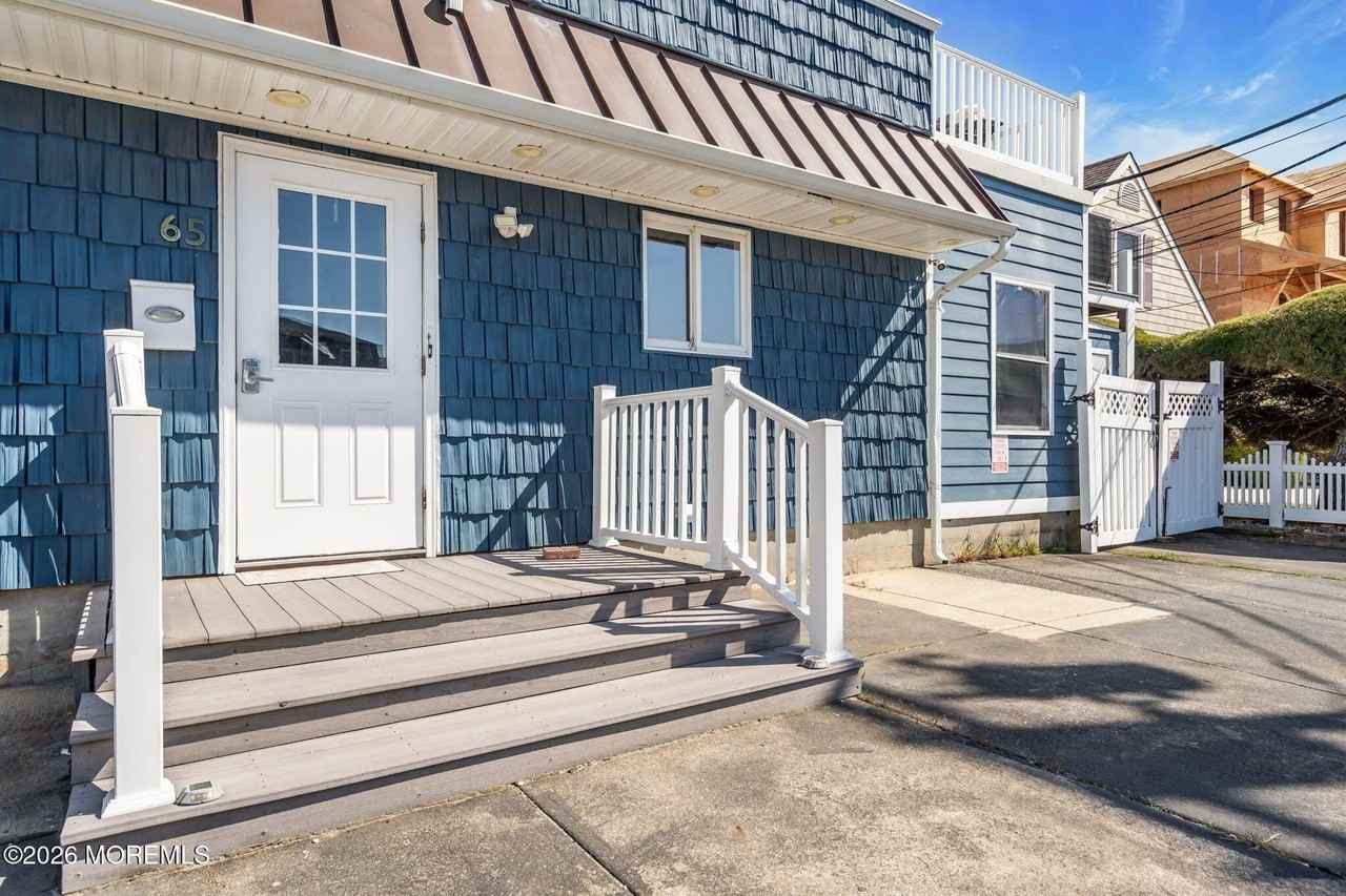 65 Grand Central Ave #2 - Photo 3 of 27
