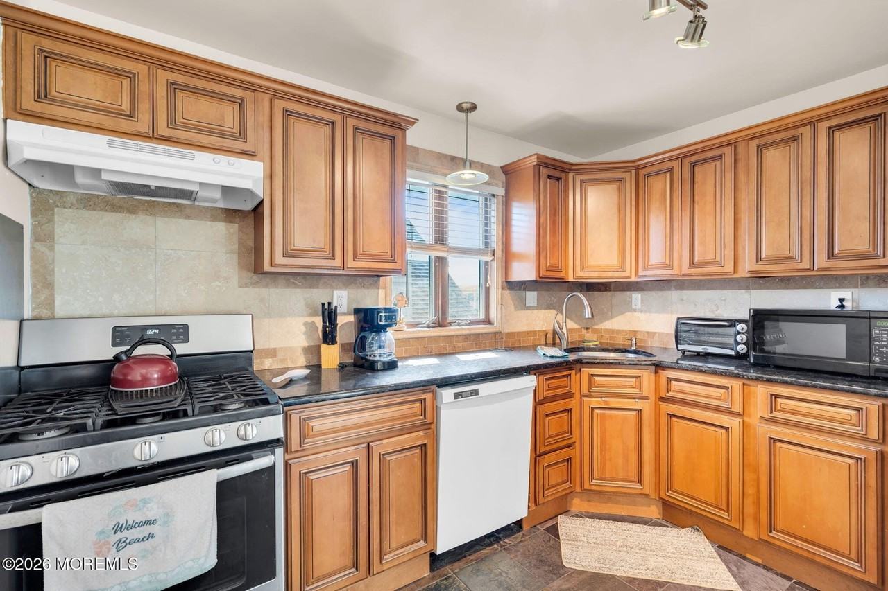 65 Grand Central Ave #1 - Photo 6 of 23