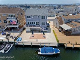 featured image of 231 Bryn Mawr Ave
