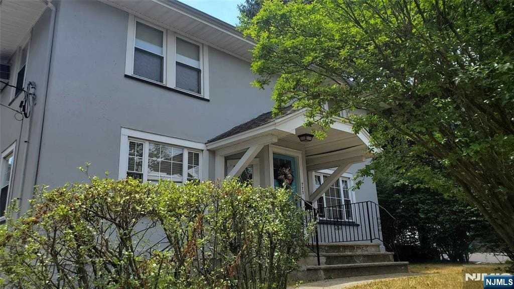 773 Bloomfield Ave - Photo 2 of 17