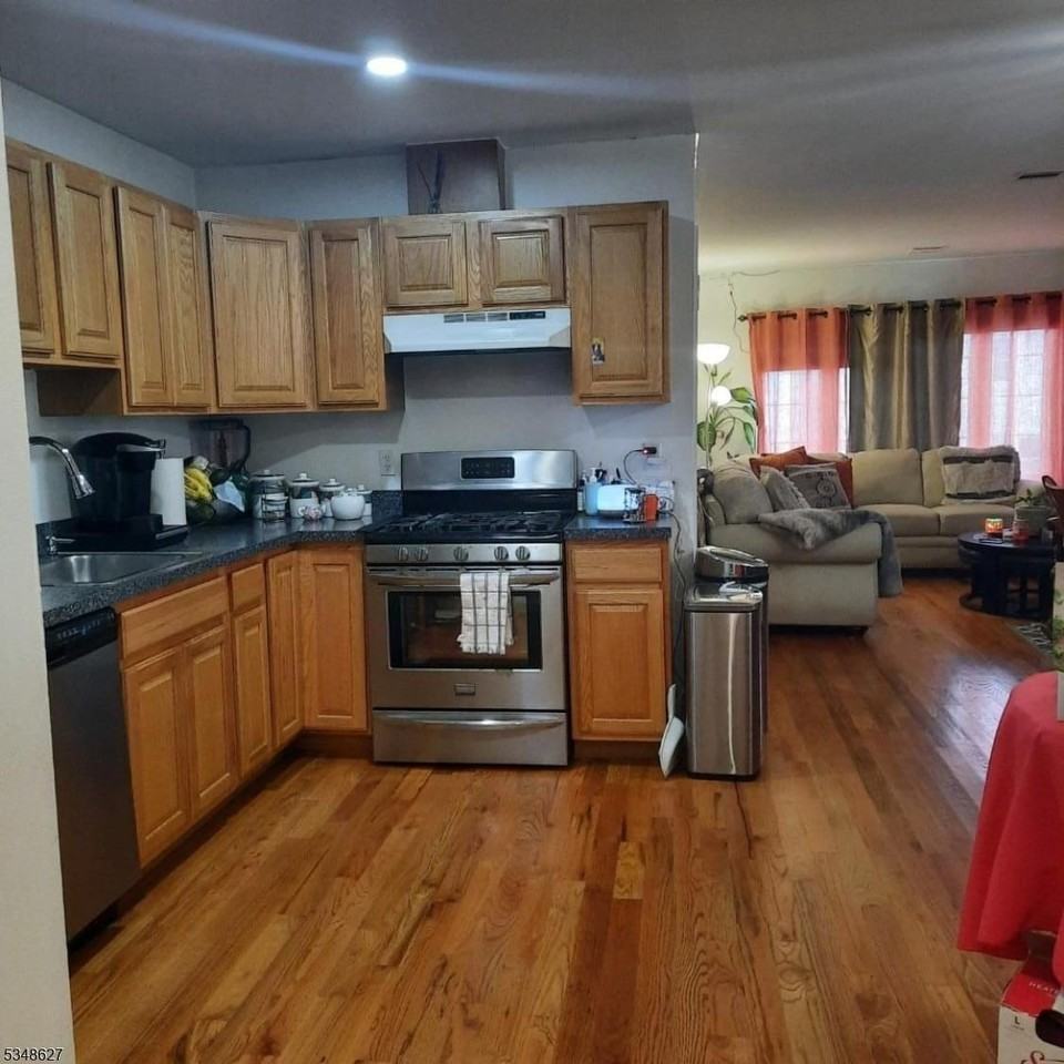 446 Marshall St #2 - Photo 6 of 14