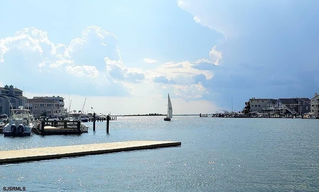 618 Bayshore Ave - Photo 4 of 50