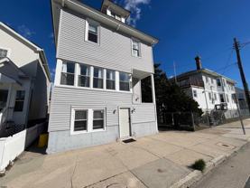 105 N Windsor Ave - Photo 1 of 1