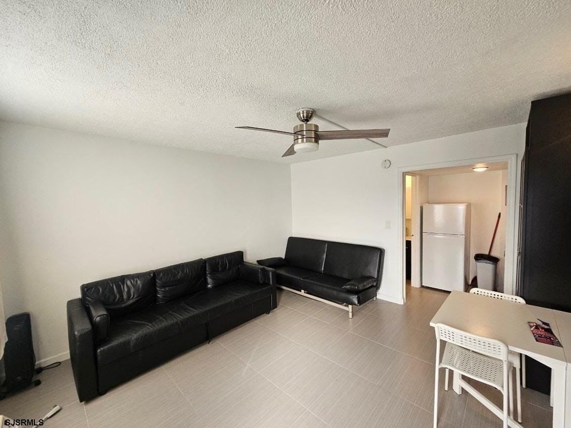 3501 3501 Boardwalk #B210 - Photo 3 of 12