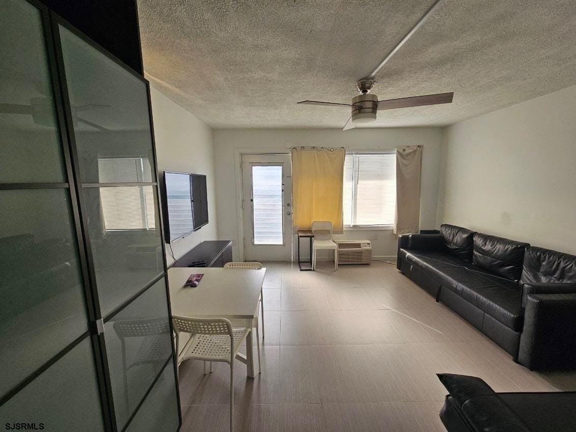 3501 3501 Boardwalk #B210 - Photo 5 of 12