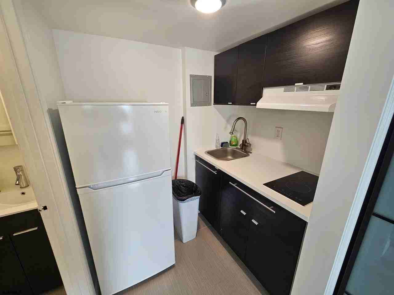 3501 3501 Boardwalk #B210 - Photo 7 of 12
