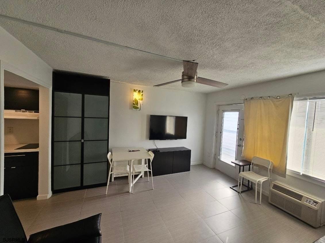 3501 3501 Boardwalk #B210 - Photo 2 of 12