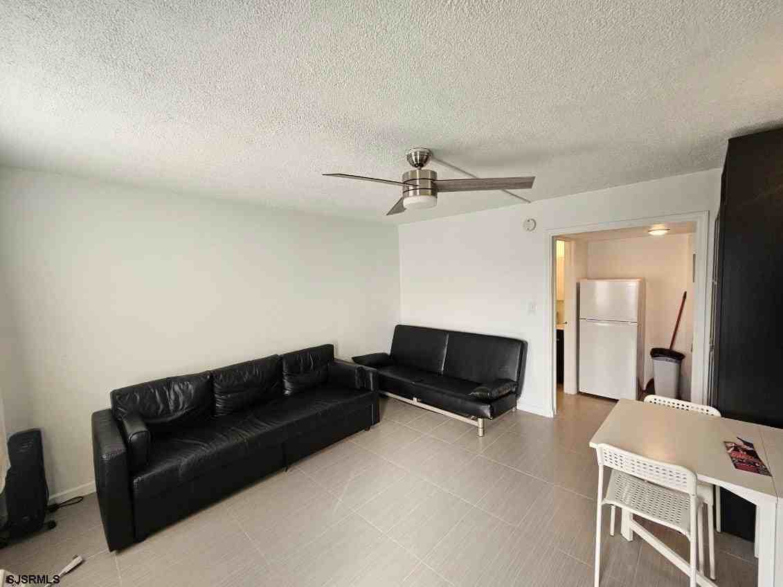 3501 3501 Boardwalk #B210 - Photo 3 of 12