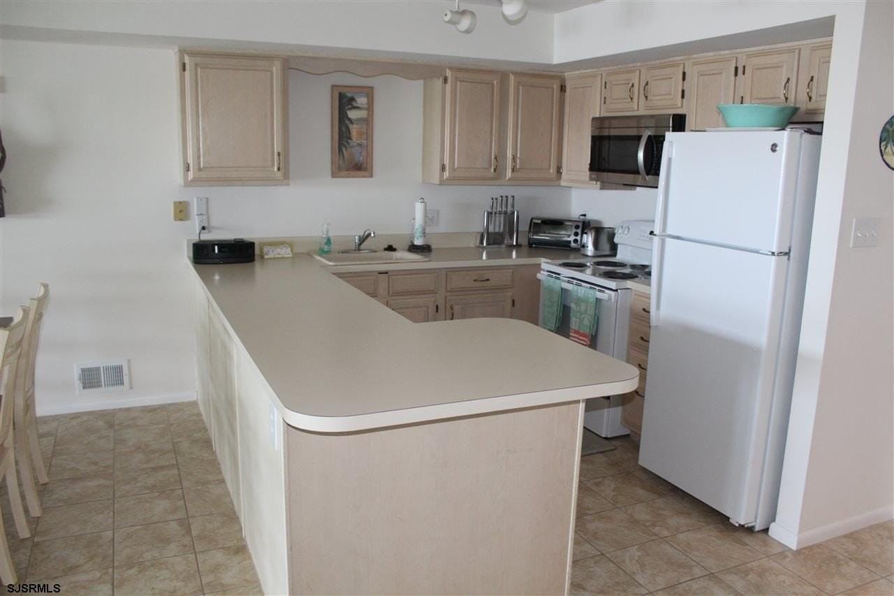 1101 (address hidden) #C - Photo 6 of 22