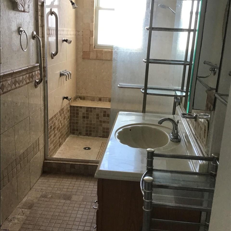 123 (address hidden) #2ndFL - Photo 6 of 10