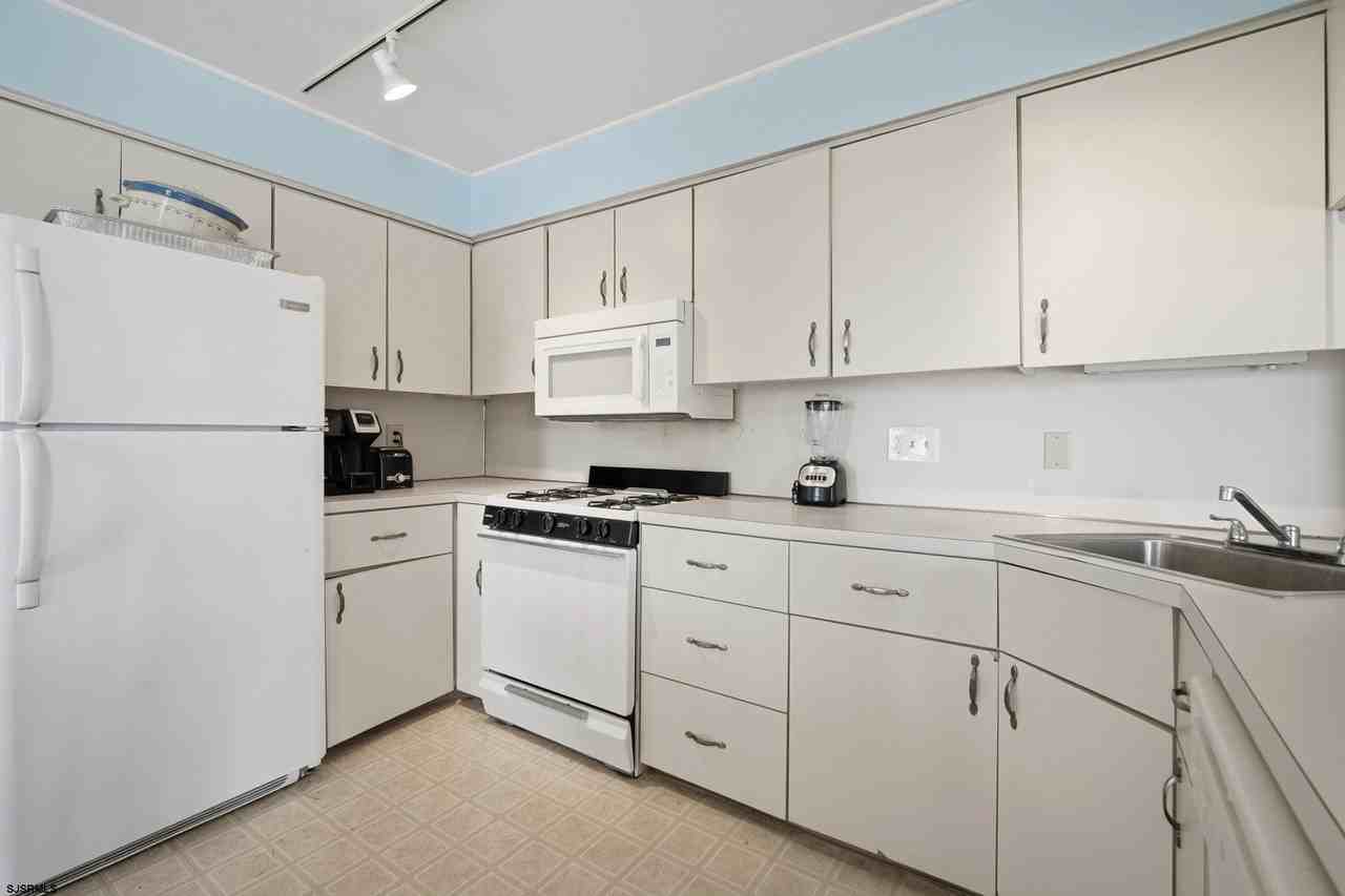205B (address hidden) #B - Photo 6 of 42