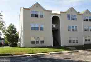 featured image of 221 Highland Blvd Apt B #Apt B