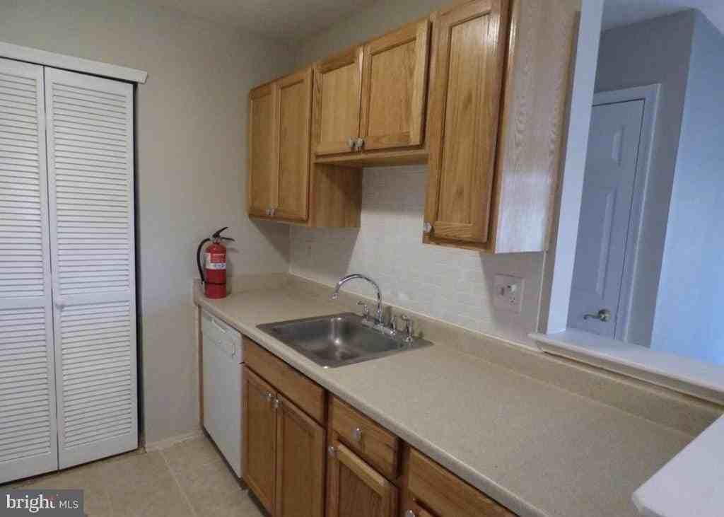 808 Britton Pl - Photo 7 of 23