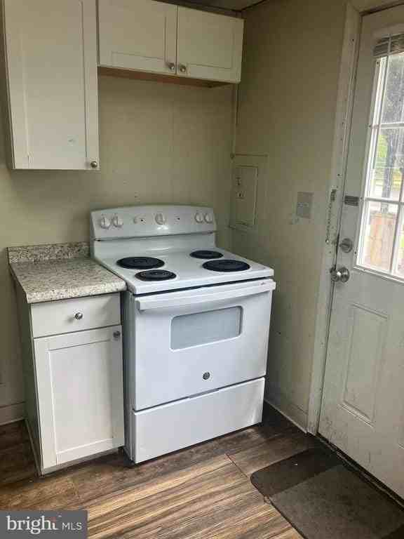 104 (address hidden) #B - Photo 5 of 7