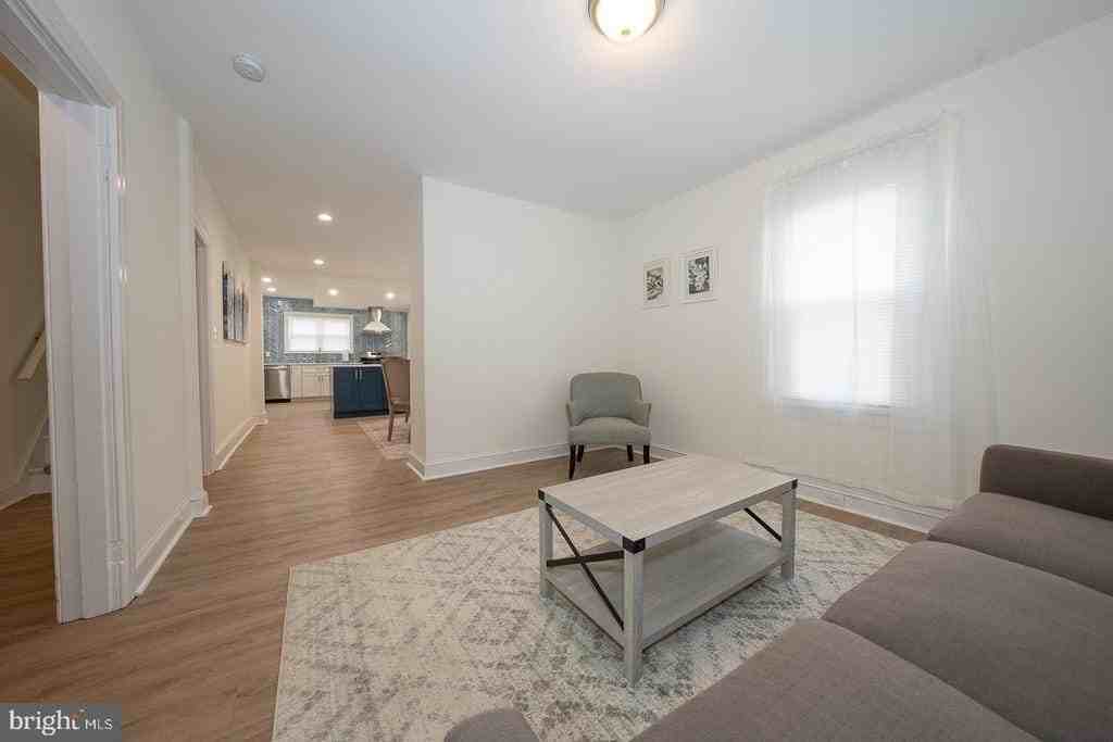 717 Miller St - Photo 6 of 49