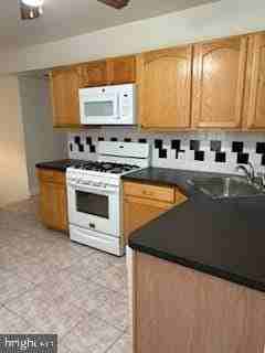220 Ryers Ave - Photo 5 of 15