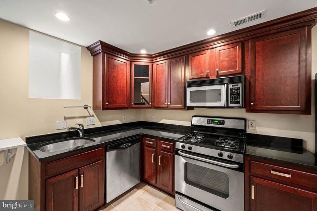 1027 N 4th St #P - Photo 4 of 15