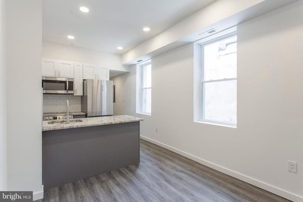 2131 N 8th St #2 - Photo 3 of 19