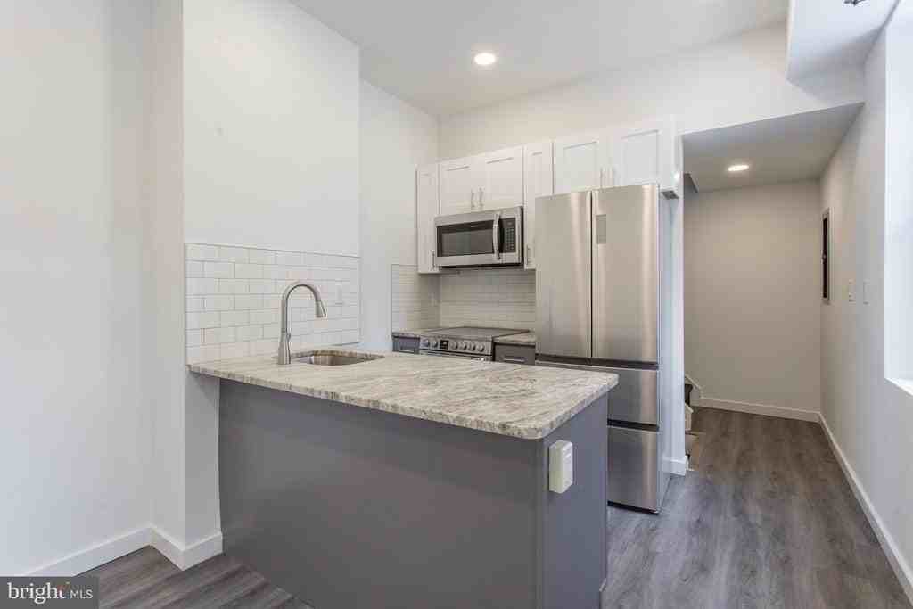 2131 N 8th St #2 - Photo 4 of 19