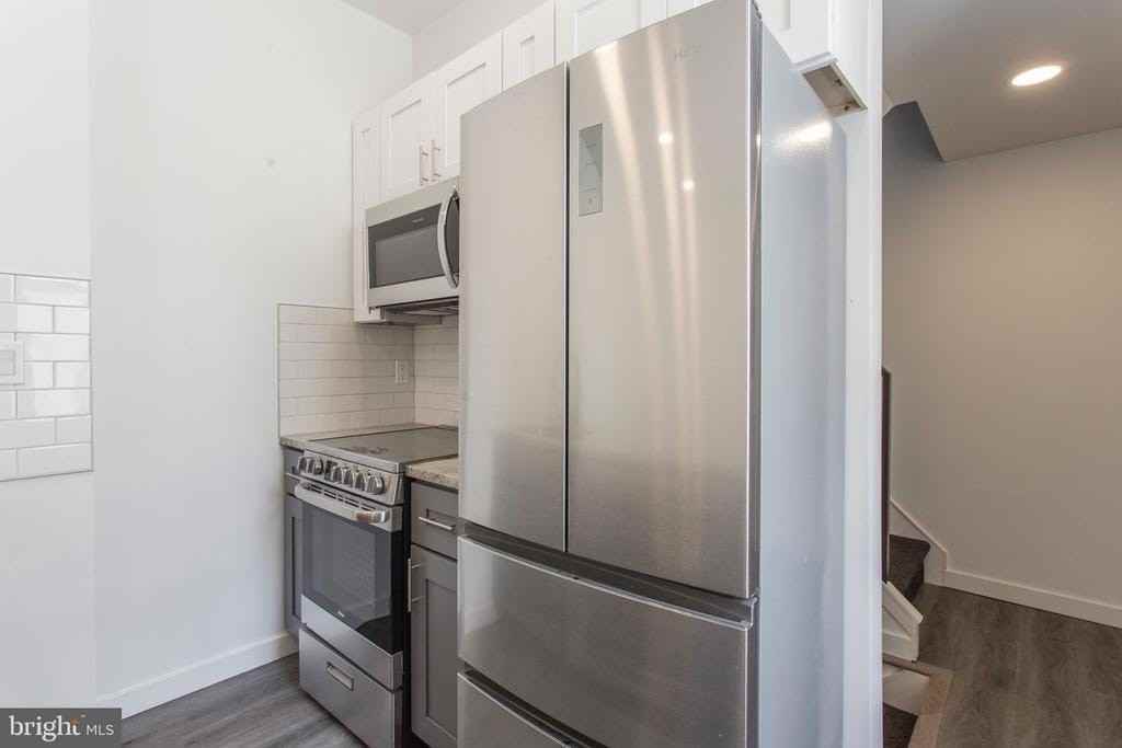 2131 N 8th St #2 - Photo 5 of 19
