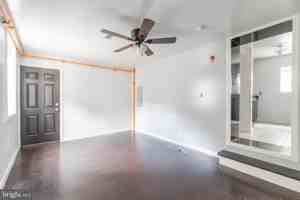 featured image of 507 W Girard Ave #3R
