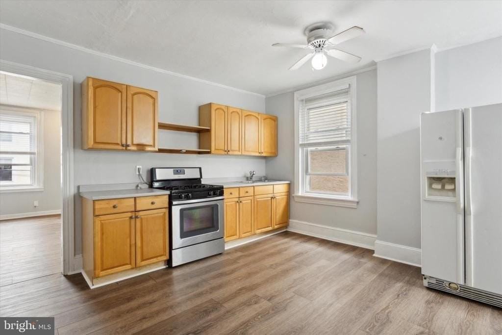 192 Dupont St #2 - Photo 2 of 15