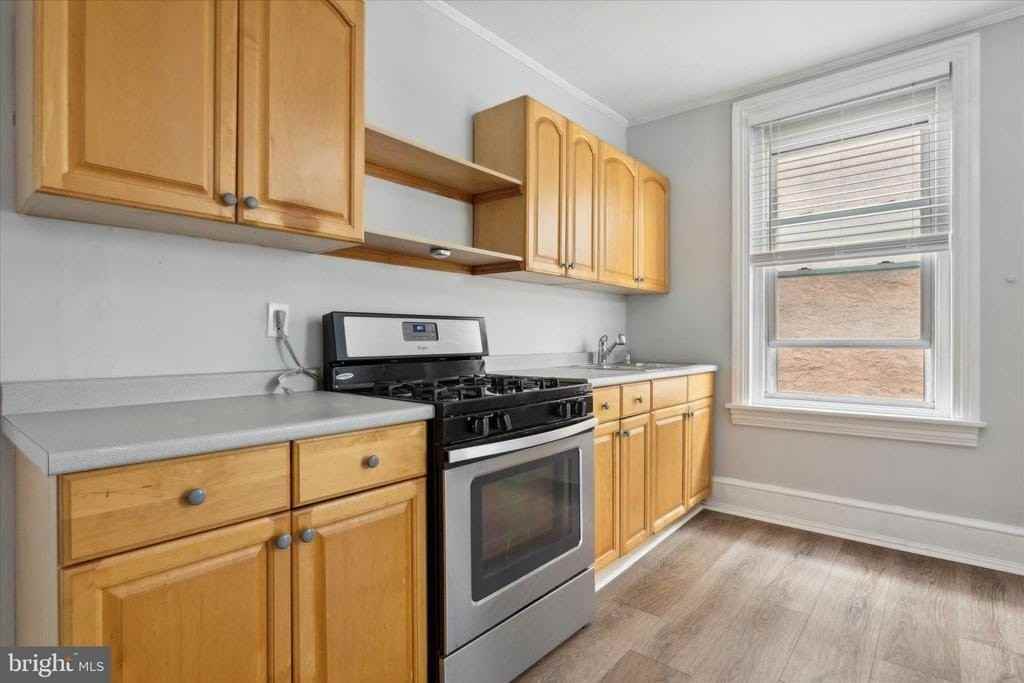 192 Dupont St #2 - Photo 3 of 15