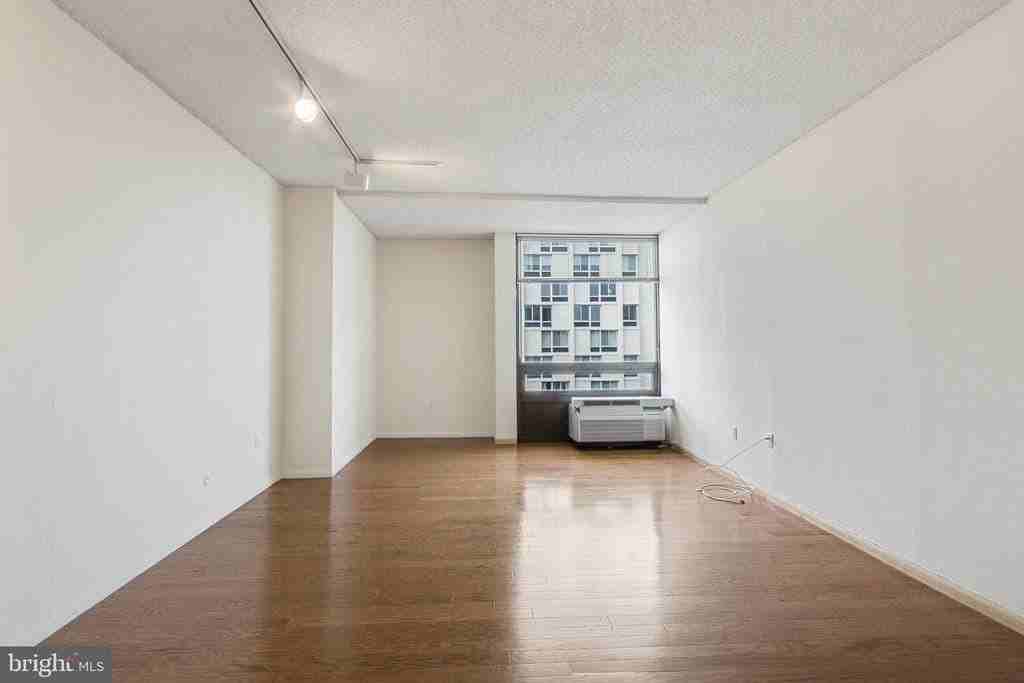 241 (address hidden) #2306C - Photo 6 of 27