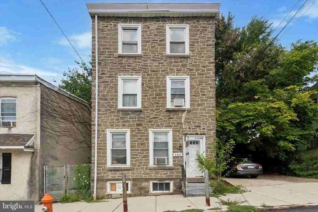 448 Krams Ave #3 - Photo 2 of 14