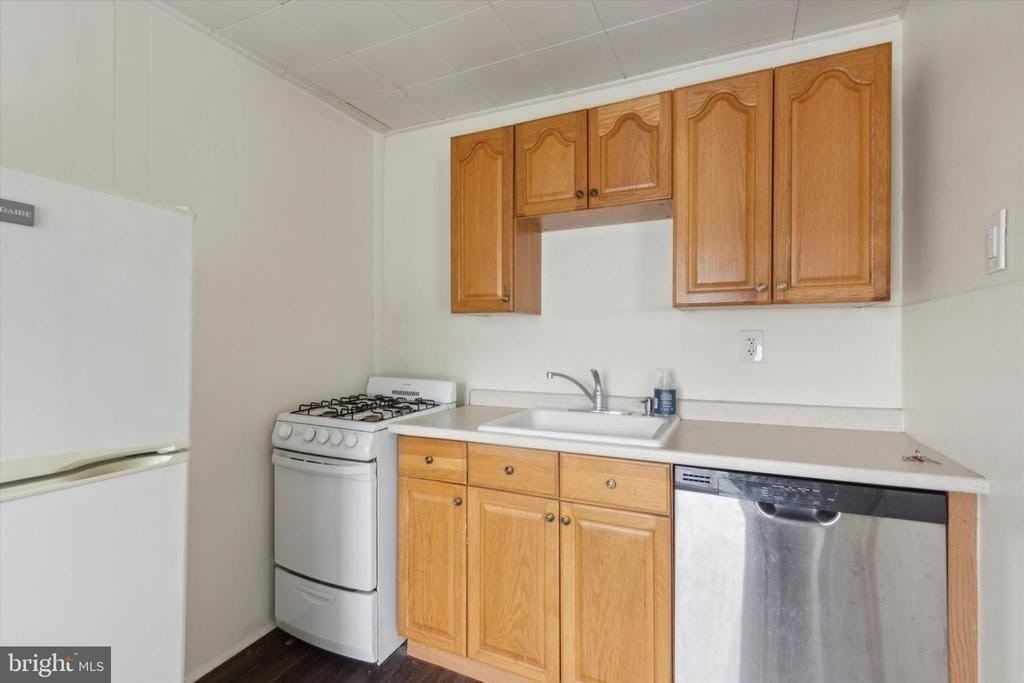 448 Krams Ave #3 - Photo 6 of 14