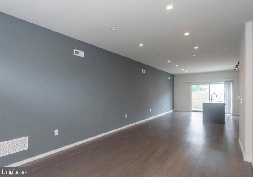 527 W Jefferson St - Photo 2 of 19