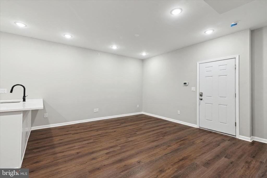 1230 N Marshall St - Photo 5 of 13