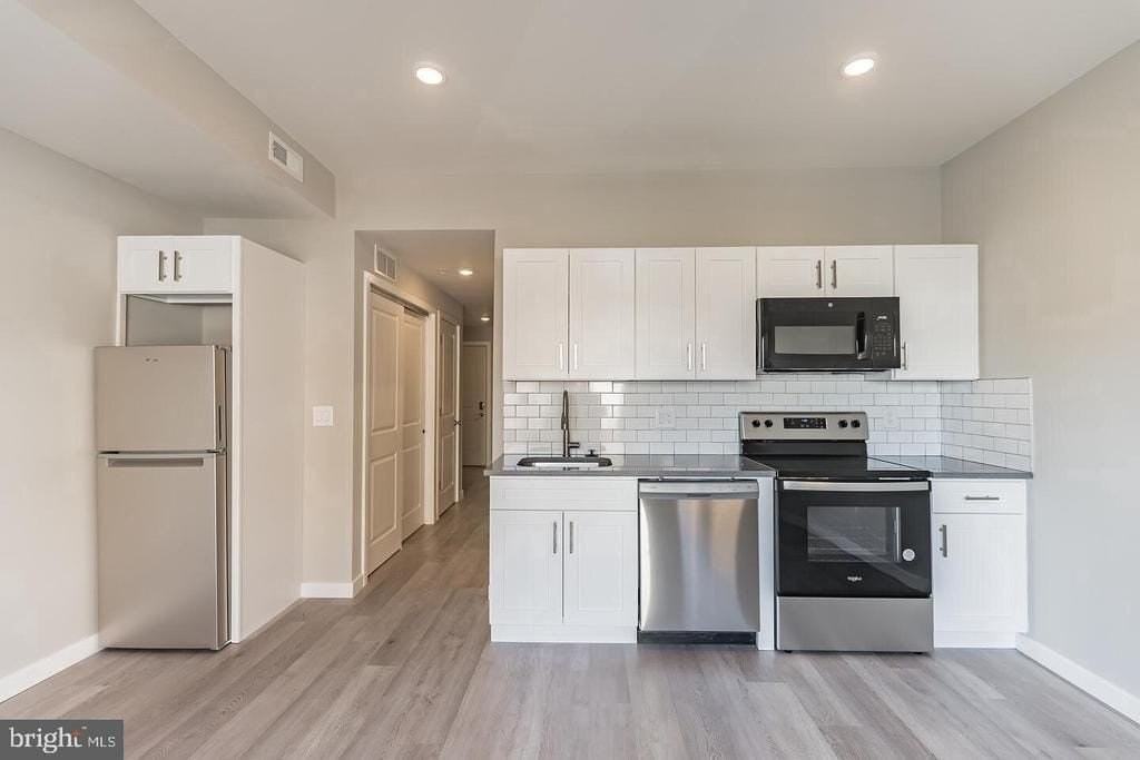 2243 N Broad St - Photo 3 of 9