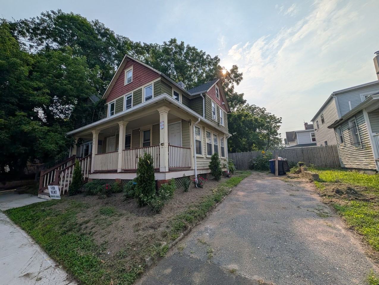 406 Comstock St - Photo 2 of 6
