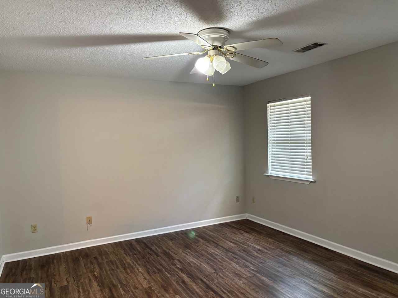116 Harden Rd - Photo 3 of 17
