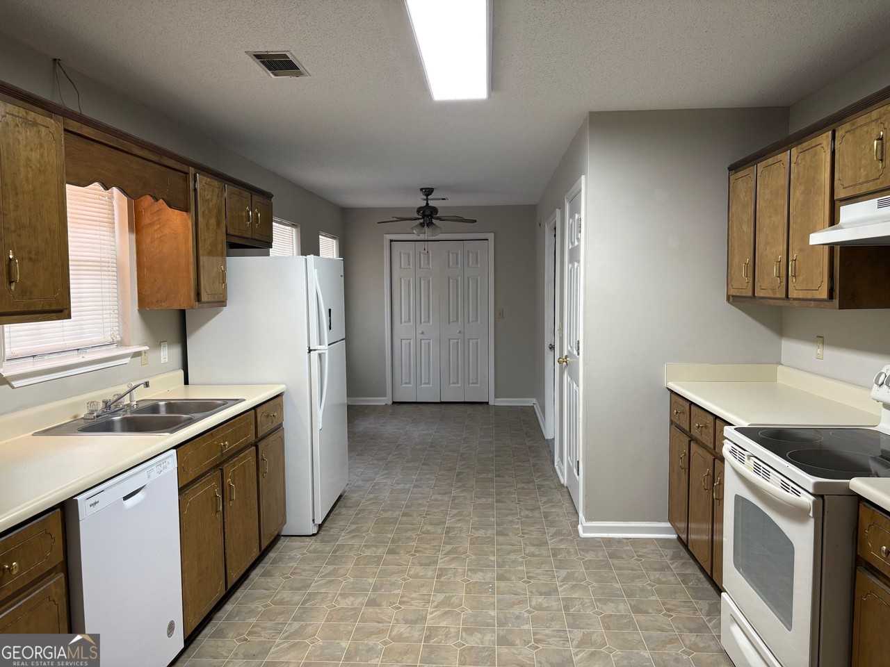 116 Harden Rd - Photo 6 of 17