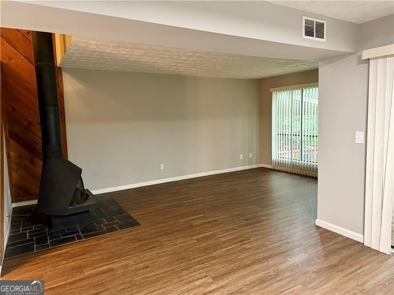 1059 Mariners Dr - Photo 7 of 25