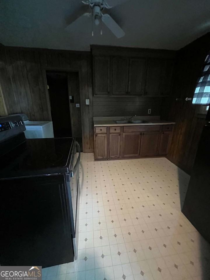 3993 Guyton St - Photo 3 of 8