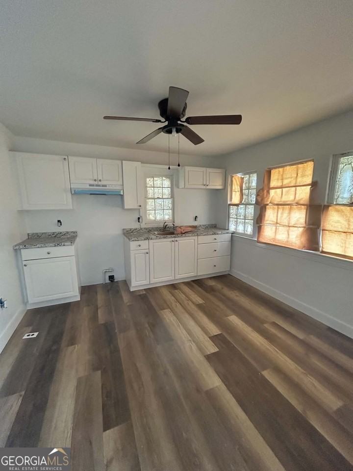3850 Mercer St - Photo 3 of 8