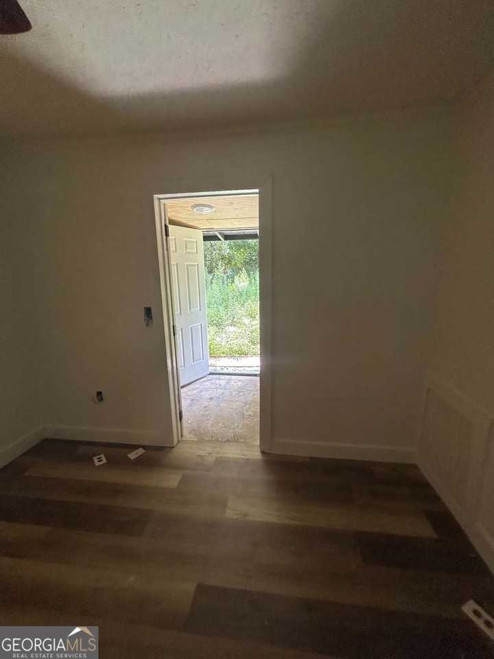 3850 Mercer St - Photo 5 of 8