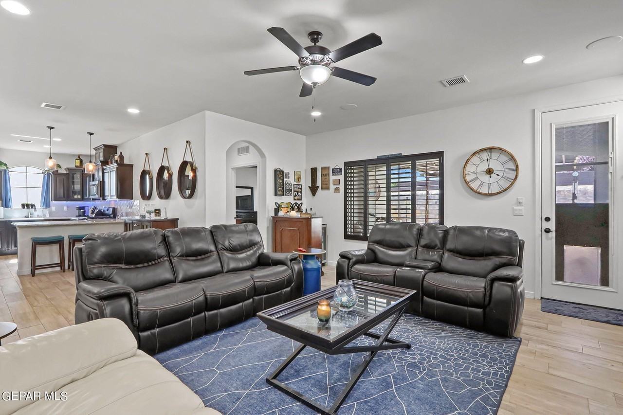 13221 Pocklington Rd - Photo 4 of 37