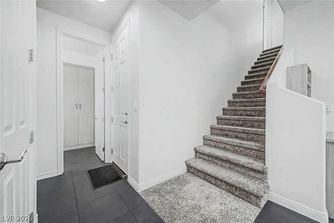 2435 Cordoba Bluff Ct - Photo 7 of 34