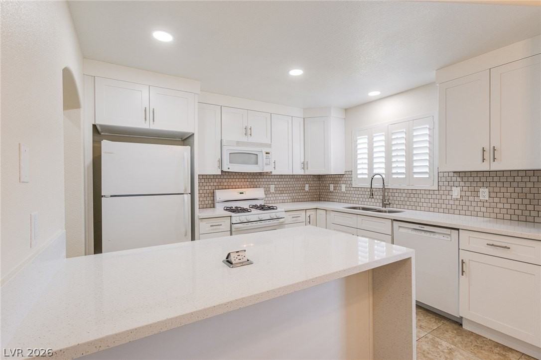300 Pine Haven St #101 - Photo 6 of 27