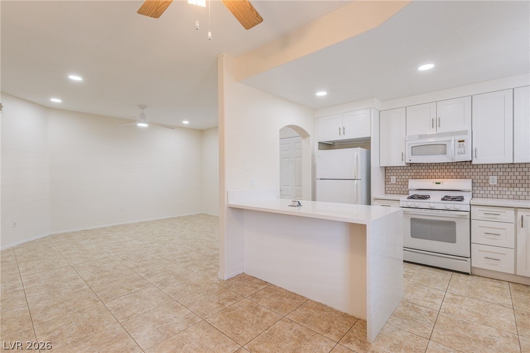 300 Pine Haven St #101 - Photo 4 of 27