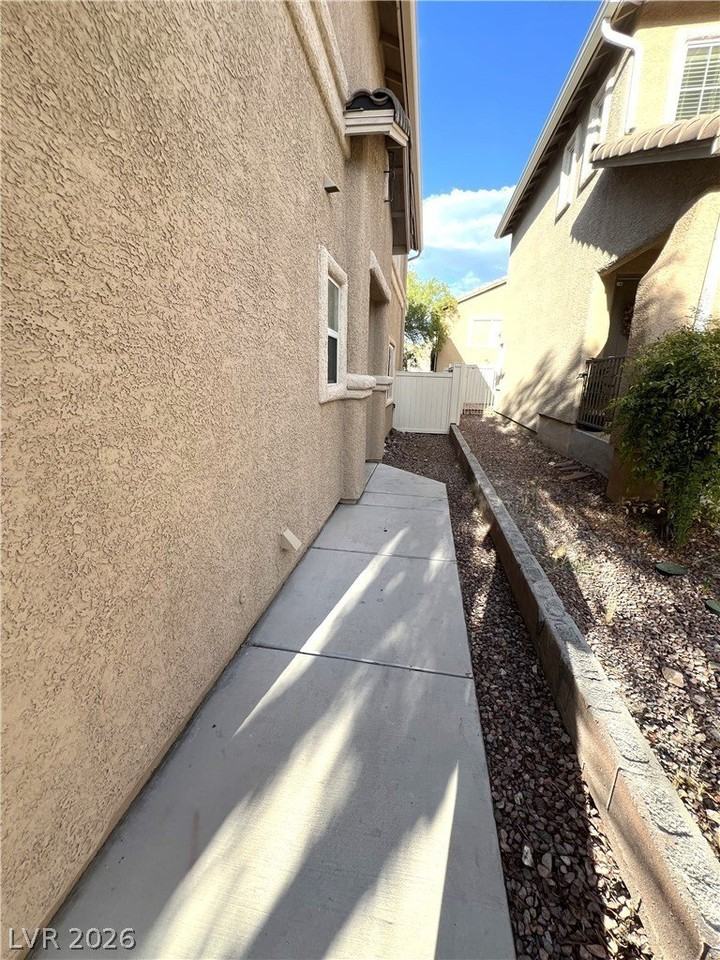7366 Lagoon Blue St - Photo 3 of 32