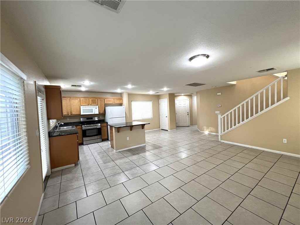 7366 Lagoon Blue St - Photo 6 of 32