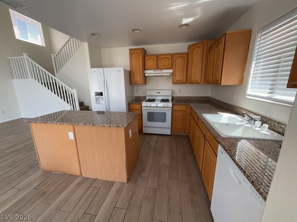 9237 Harbor Stream Ave - Photo 4 of 19
