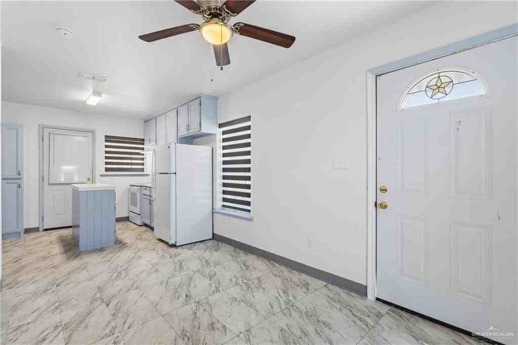 109 Ash St #C - Photo 3 of 16